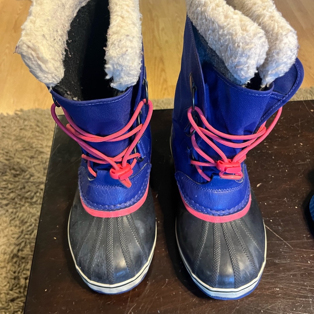 Sorel girls winter boots